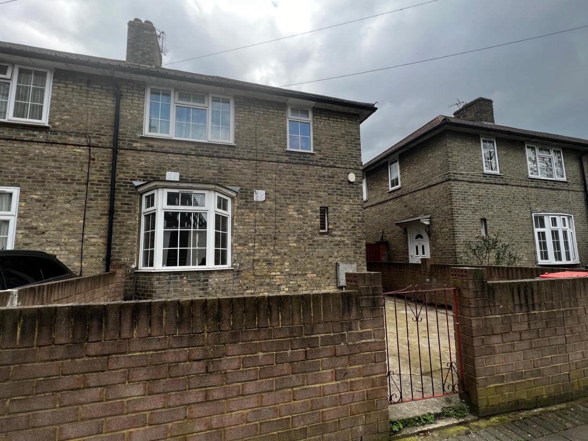 Good Priced Double Rooms In Sherperds Bush Londra Dış mekan fotoğraf