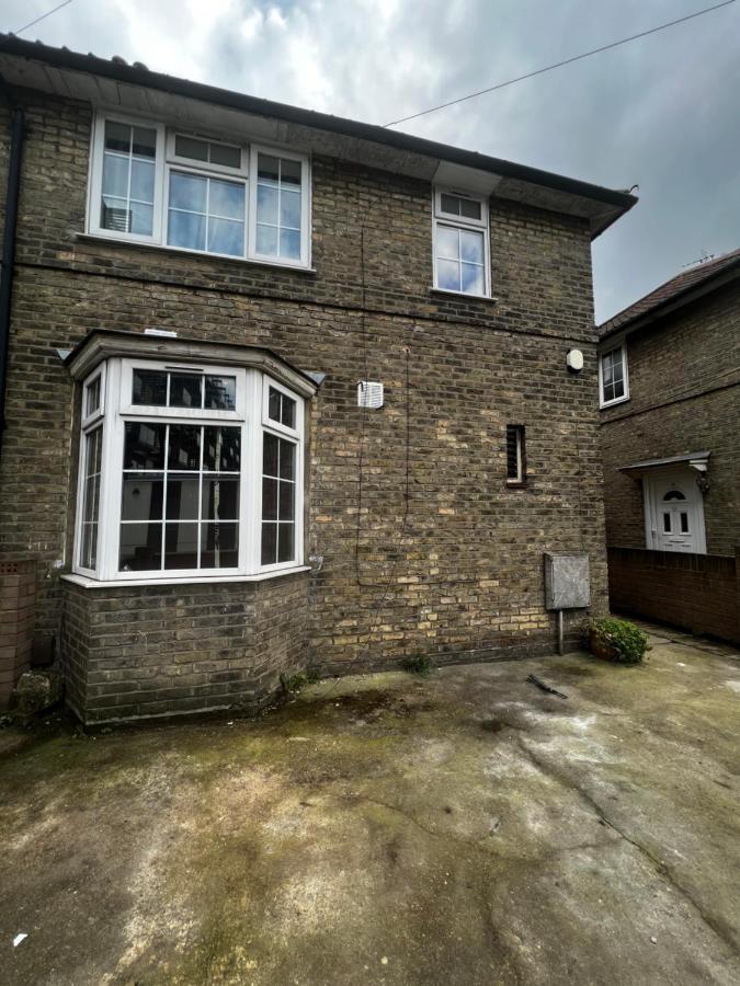 Good Priced Double Rooms In Sherperds Bush Londra Dış mekan fotoğraf