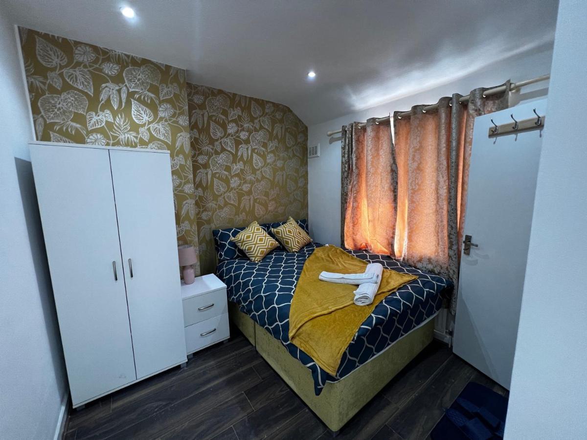 Good Priced Single Rooms In Sherperds Bush Londra Dış mekan fotoğraf