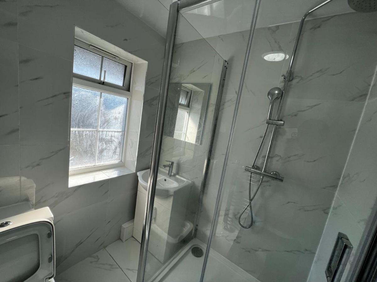 Good Priced Double Rooms In Sherperds Bush Londra Dış mekan fotoğraf